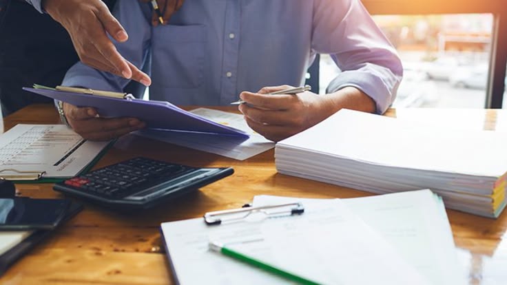7 Reasons to Hire a Debt Collection Agency